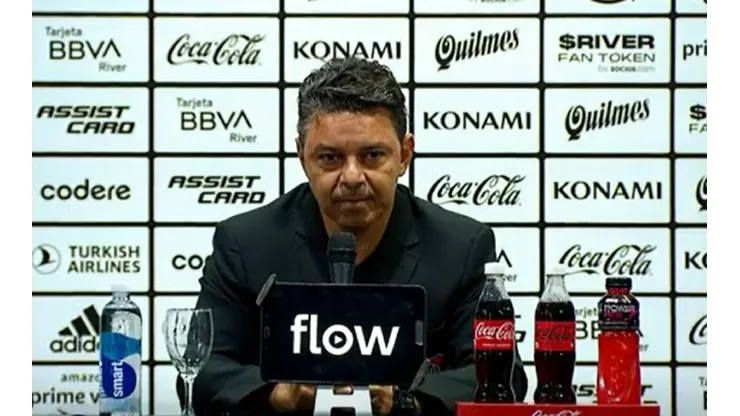 Gallardo se comió una gastada involuntaria en la conferencia y los hinchas de Boca estallaron de risa