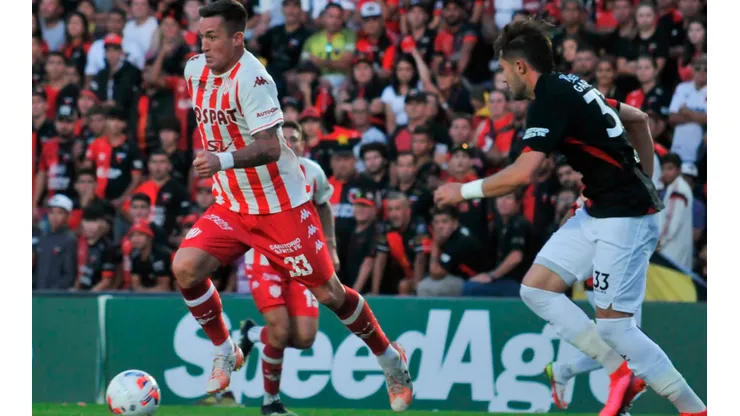 Plagado de polémicas, Colón y Unión empataron en un duelo que tuvo de todo menos goles