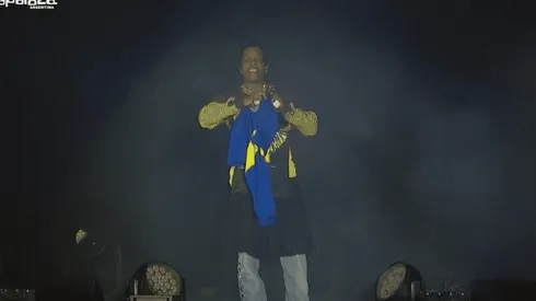 Un rapero estadounidense se llevó una camiseta de Boca.