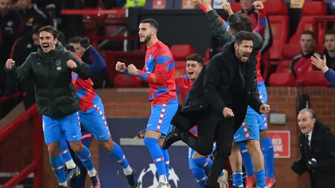 Tras una clasificación histórica en Old Trafford, Simeone contó por qué se fue corriendo del campo
