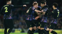 Los jugadores del Tottenham no pueden creer el gol de Romero