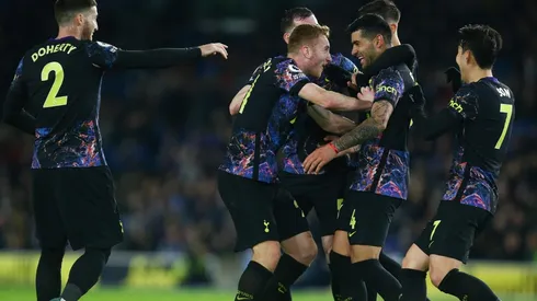 Los jugadores del Tottenham no pueden creer el gol de Romero