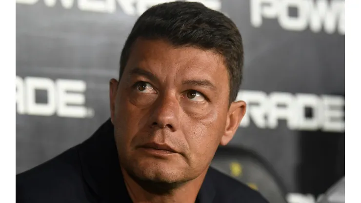 ¿Juegan contra River? La decisión de Battaglia sobre la situación de Benedetto y Romero
