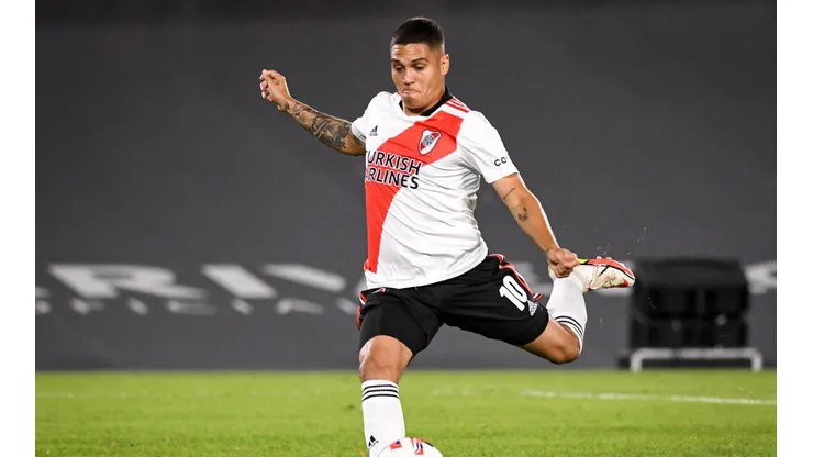 Juan Fernando Quintero, desde el banco, se aproxima a sus mejores cifras en River