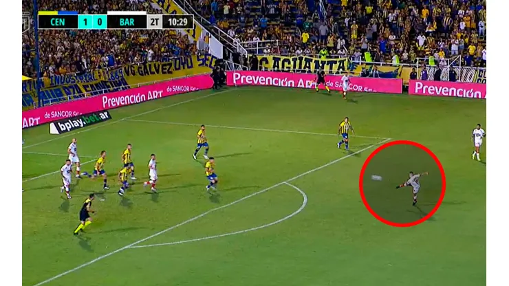 Es el gol del año: Arce de Barracas recreó la volea de Trezeguet a Ferro