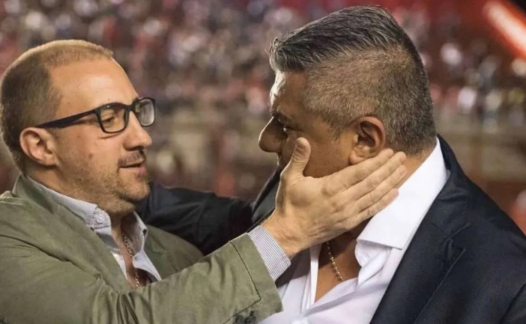 Malaspira, presidente de Argentinos, junto a Tapia.