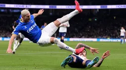 VIDEO | Patada brutal: Cuti Romero le dio con todo a Richarlison en la Premier League