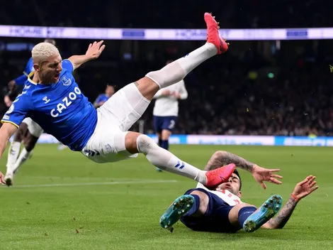 VIDEO | Patada brutal: Cuti Romero le dio con todo a Richarlison en la Premier League