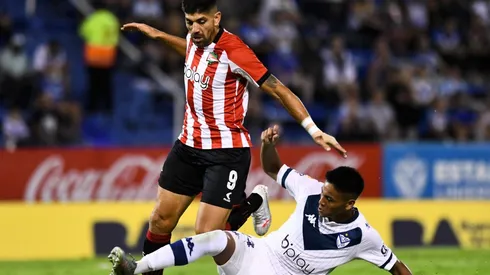 Vélez lo ganaba, pero Díaz volvió a mojar y salvó el invicto de Estudiantes