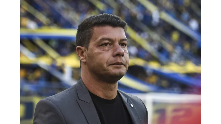 BUENOS AIRES, ARGENTINA - FEBRUARY 20: Sebastian Battaglia coach of Boca Juniors looks on before a match between Boca Juniors and Rosario Central as part of Copa de la Liga 2022 at Jose Amalfitani Stadium on February 20, 2022 in Buenos Aires, Argentina. (Photo by Marcelo Endelli/Getty Images)