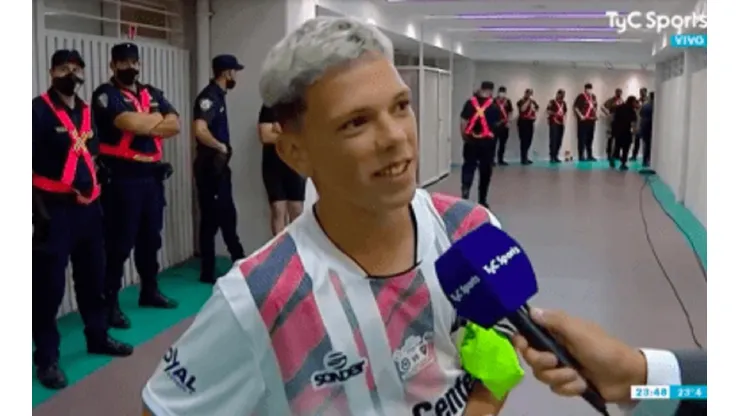 Santiago Flores, el chico de 16 años que estuvo ante Boca y se llevó un regalo muy especial