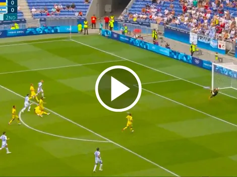 VIDEO | Thiago Almada la agarró atrás de mitad de cancha y convirtió un golazo para Argentina contra Ucrania