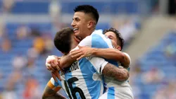 Thiago Almada adelantó a la Selección Argentina en Lyon.