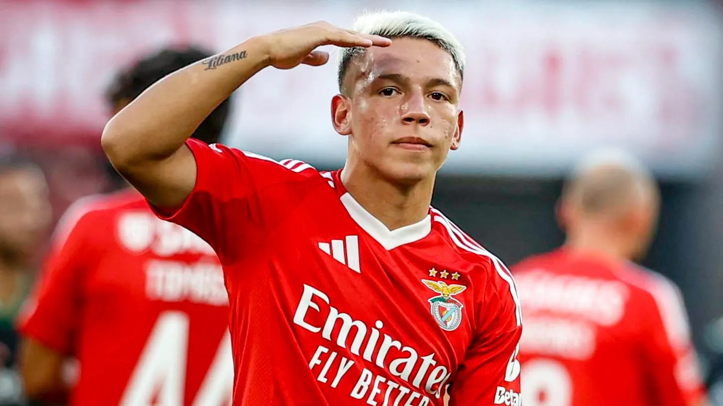 Gianluca Prestianni en la celebración de su gol ante el Feyenoord.