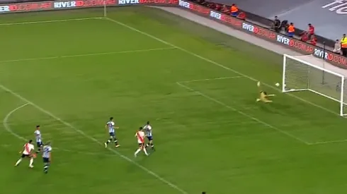 VIDEO | A lo crack: Barco debutó en la red en River con un verdadero golazo ante Racing