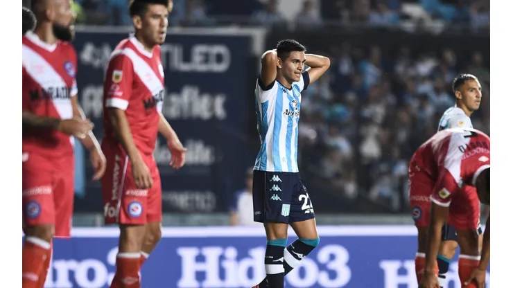 Edwin Cardona podría perderse el partido entre River y Racing.