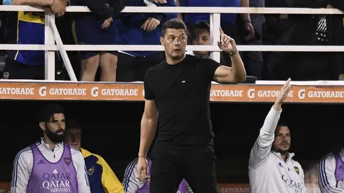 Battaglia, desde que dirige a Boca, no pudo ganar un solo clásico.