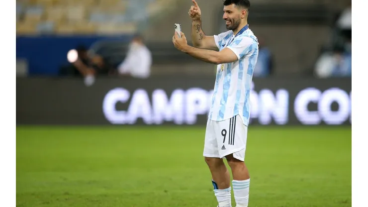 Sergio Agüero se reunió con Claudio Tapia en el Predio de la AFA.