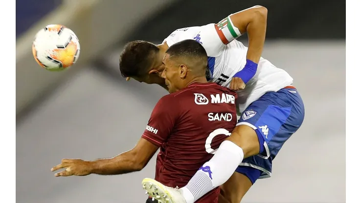Representó a la Selección Argentina en los Juegos Olímpicos.