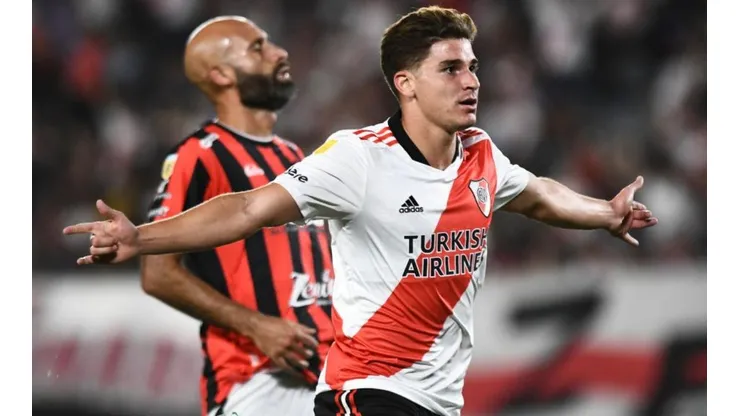 Julián Álvarez marcó tres goles en la victoria de River por 4-1 ante Patronato