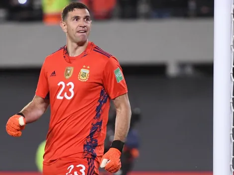 La llamativa historia de Dibu Martínez minutos después de conocerse su sanción por el fallo de la FIFA