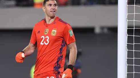 La llamativa historia de Dibu Martínez minutos después de conocerse su sanción por el fallo de la FIFA