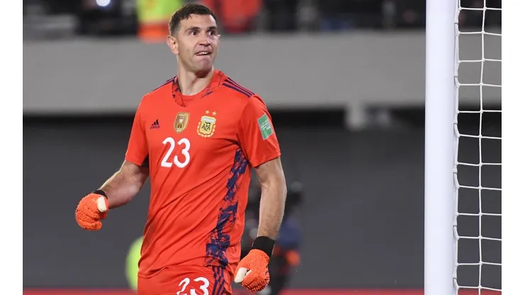 La llamativa historia de Dibu Martínez minutos después de conocerse su sanción por el fallo de la FIFA