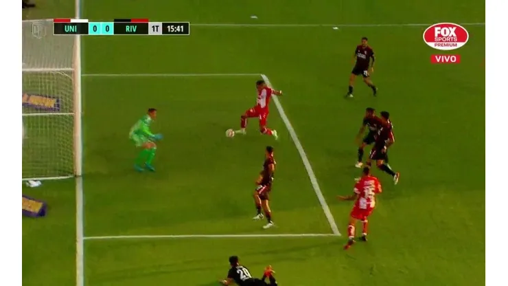 VIDEO | Álvez se perdió un gol increíble y River sigue en cero ante Unión