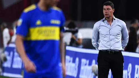 Tiene una cláusula de 50 millones de euros en Boca y se va libre.