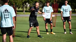 Mascherano comenzó su etapa en la Selección y recibió el apoyo de Messi y Di María