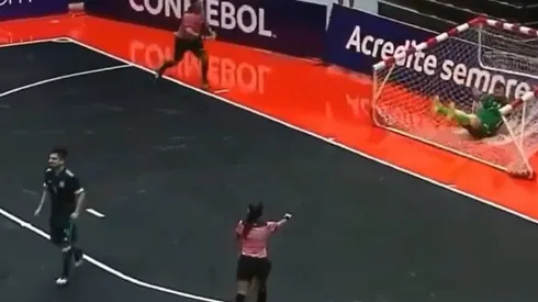 Argentina le ganó a Brasil en los penales, pero Alemany estrelló la pelota en la cara del arquero brasileño.