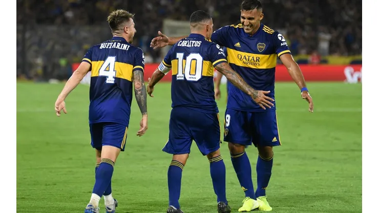 El representante de Wanchope dio a entender que el goleador está "pagando" por ser amigo de Tevez: "Tengo sospechas"