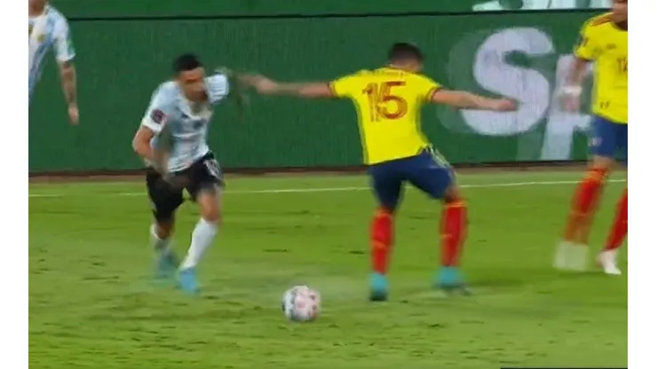 VIDEO | Di María dejó en ridículo a dos colombianos con un lujo espectacular