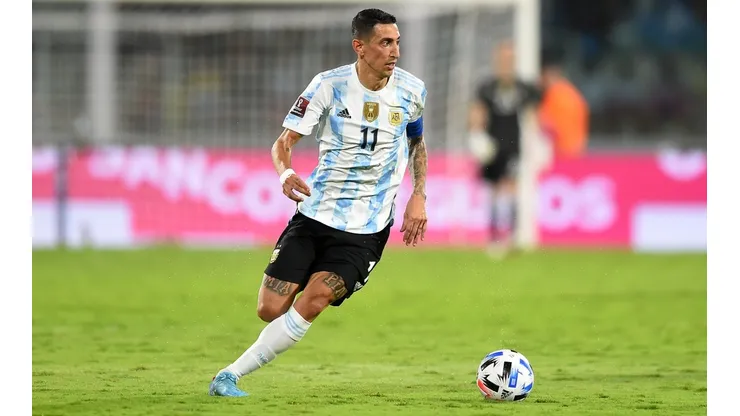Di María cantó "volveremos a ser campeones como en el '86" desde el banco de suplentes.