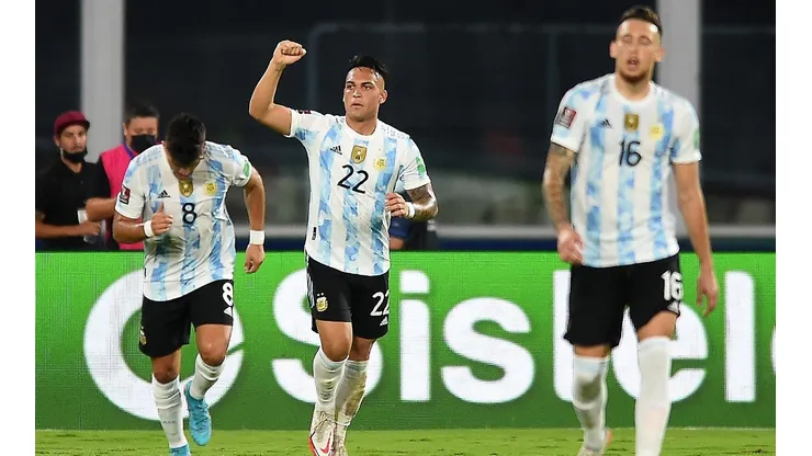 Sin despeinarse, Argentina le ganó a Colombia y le complicó la clasificación a Qatar 2022
