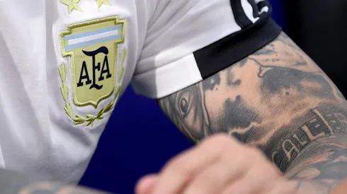 Maxi Rodríguez estuvo en el cumpleaños de Ponzio y cantó contra Boca.