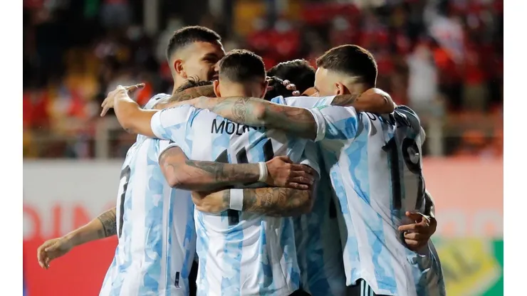 Scaloni, Guido Rodríguez y Mac Allister podrán estar ante Colombia.