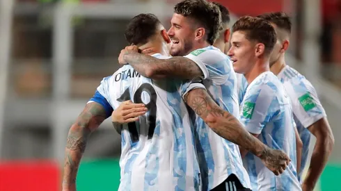 "Sos orgásmico": De Paul subió una foto y sus compañeros de la Selección se la llenaron de comentarios. (Getty Images)