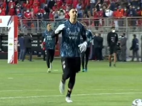 VIDEO | No lo perdonaron: el hostil recibimiento de los hinchas chilenos a Dibu Martínez tras la polémica