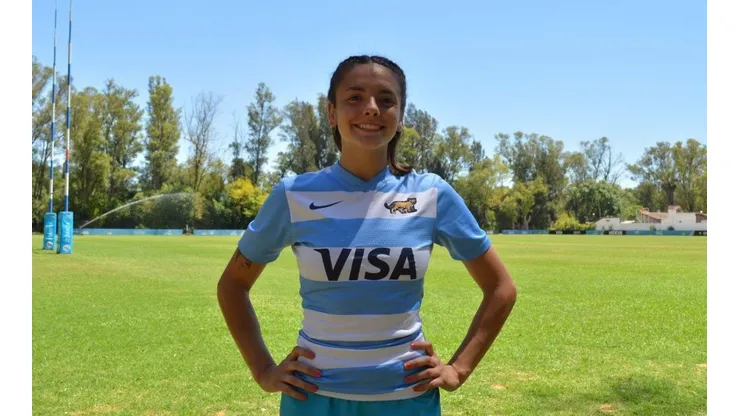 Mariel Velay Fossat, con la camiseta de Las Yaguaretés
