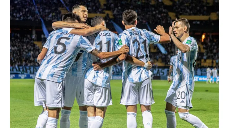 Polémica por el posible destino de un titular de la Selección: "Alta traición"