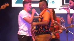 La rompe en el área y también en los escenarios: Julián Álvarez se le animó al micrófono