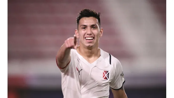 Alan Velasco se despachó con un doblete para que Independiente le gane 3-1 a Talleres.