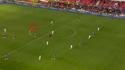 VIDEO | Ávila metió un pase impresionante y demostró que Boca tiene central para rato