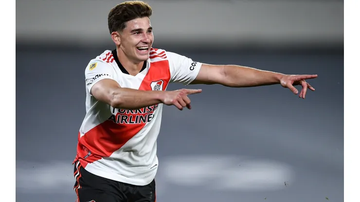 El DT de Niza habló de la chance de sumar a Julián Álvarez.