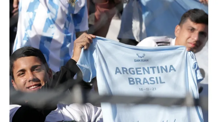 FIFA multó a la Selección Argentina por cantos discriminatorios ante Brasil. (Getty Images)