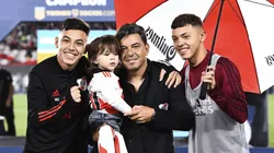 Uno de los hijos del Muñeco, más cerca de la primera.