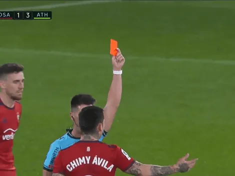 VIDEO | ¡Se volvió loco! Chimy Ávila quiso romper a un rival con una patada criminal