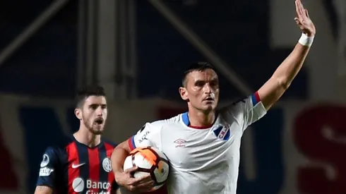 Gonzalo Bergessio vuelve al fútbol argentino tras romperla en Uruguay. (Getty Images)