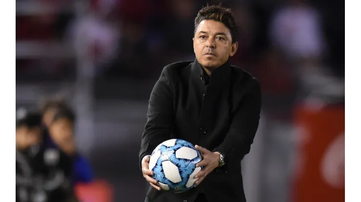Un suplente no quiere irse, pero la pelota la tiene Gallardo.